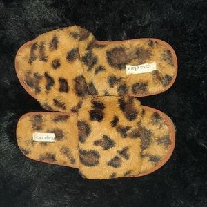 Cute leopard slippers